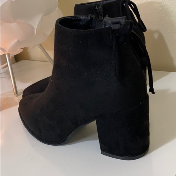 Boots - Picture 2 of 3